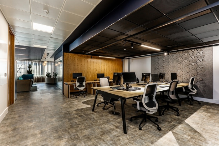 domestic-general-offices-london-10-700x467-compact